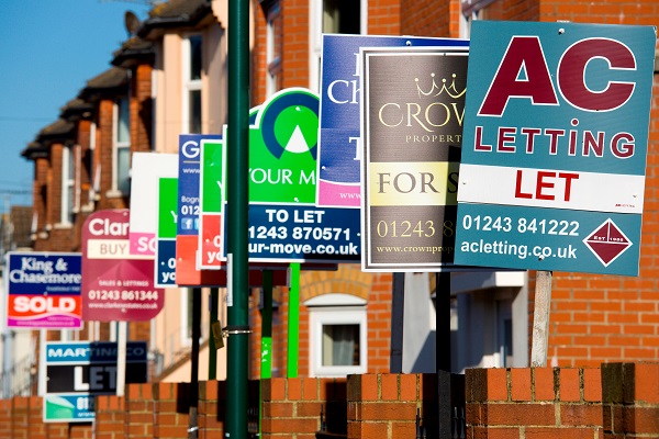 estate agent 600 GettyImages