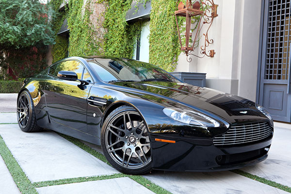 Aston Martin 600