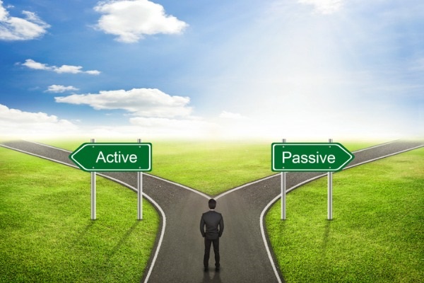 A road leading an investor to either active or passive funds.