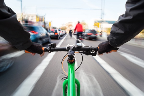 cyclist-drives-on-the-bike bicycle green 600