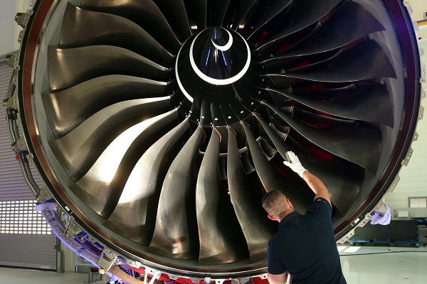 Rolls royce plane engine 600.jpg