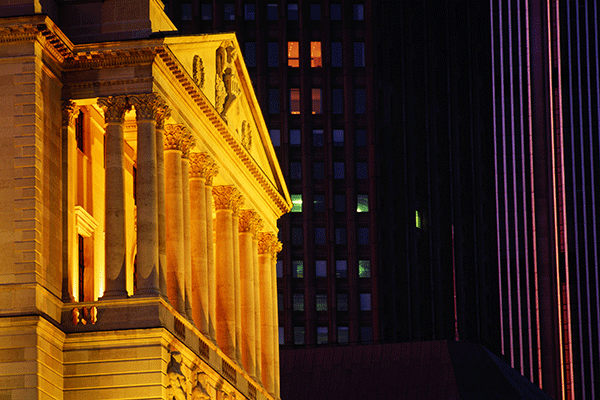 Bank of England at night 600