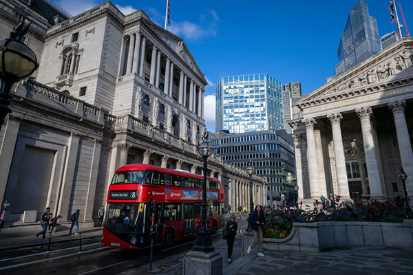 Bank of England daytime 600