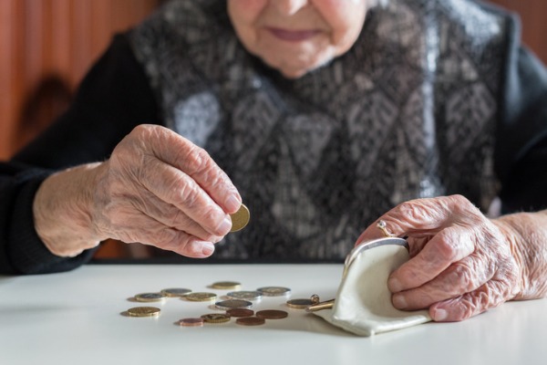 elderly woman pension money 600