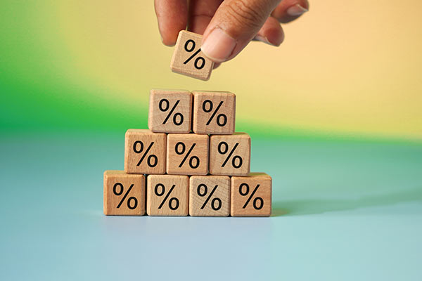 Percentage cubes interest rate rises 600