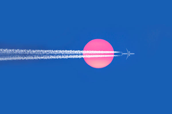 Plane streaking across the sky 600