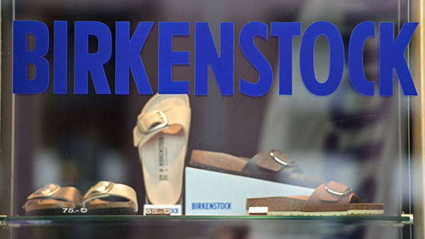 Birkenstock window display 600