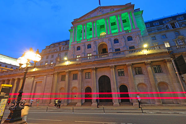 Bank of England at twilight 600