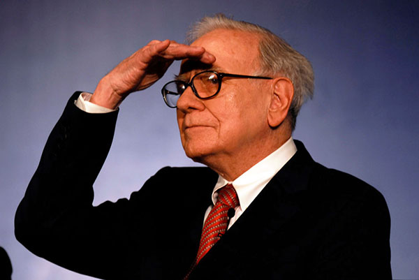 Warren Buffett at a press conference 600