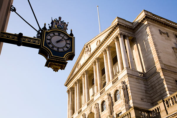 Bank of England facade with a clock 600