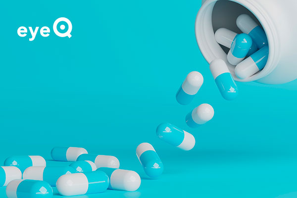 eyeQ Pills being tipped out of a bottle