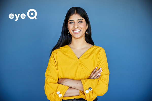 eyeQ smiling optimist