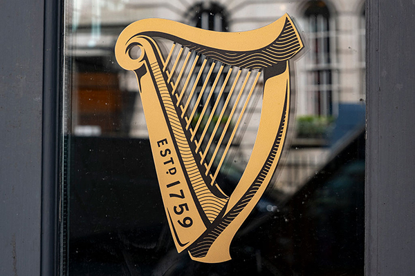 Guinness harp, Getty