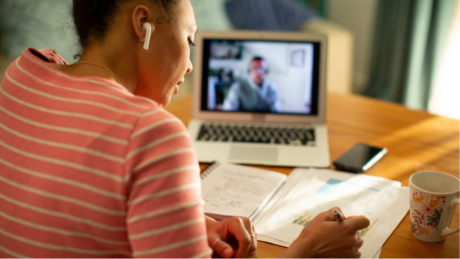 ii advice woman online call advisor 169