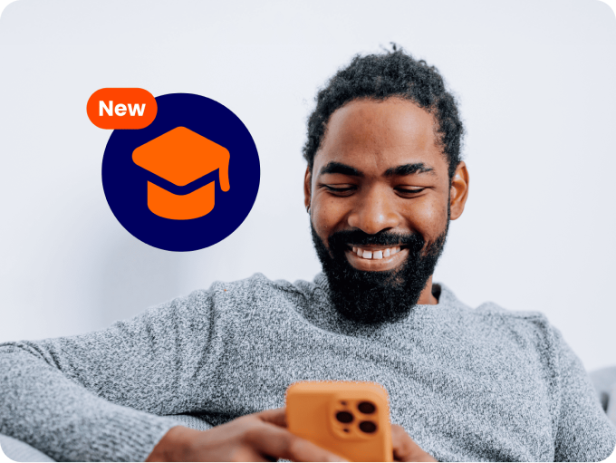 investment-coach-man-on-mobile