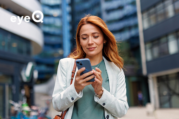 eyeQ investor looking at mobile