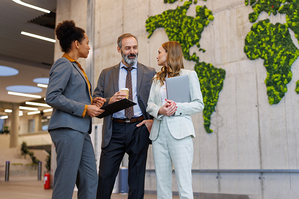 Fund manager trio by global map